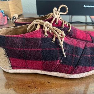 TOMS - Red Plaid High Top Booties - RARE Women's 9 Shoes